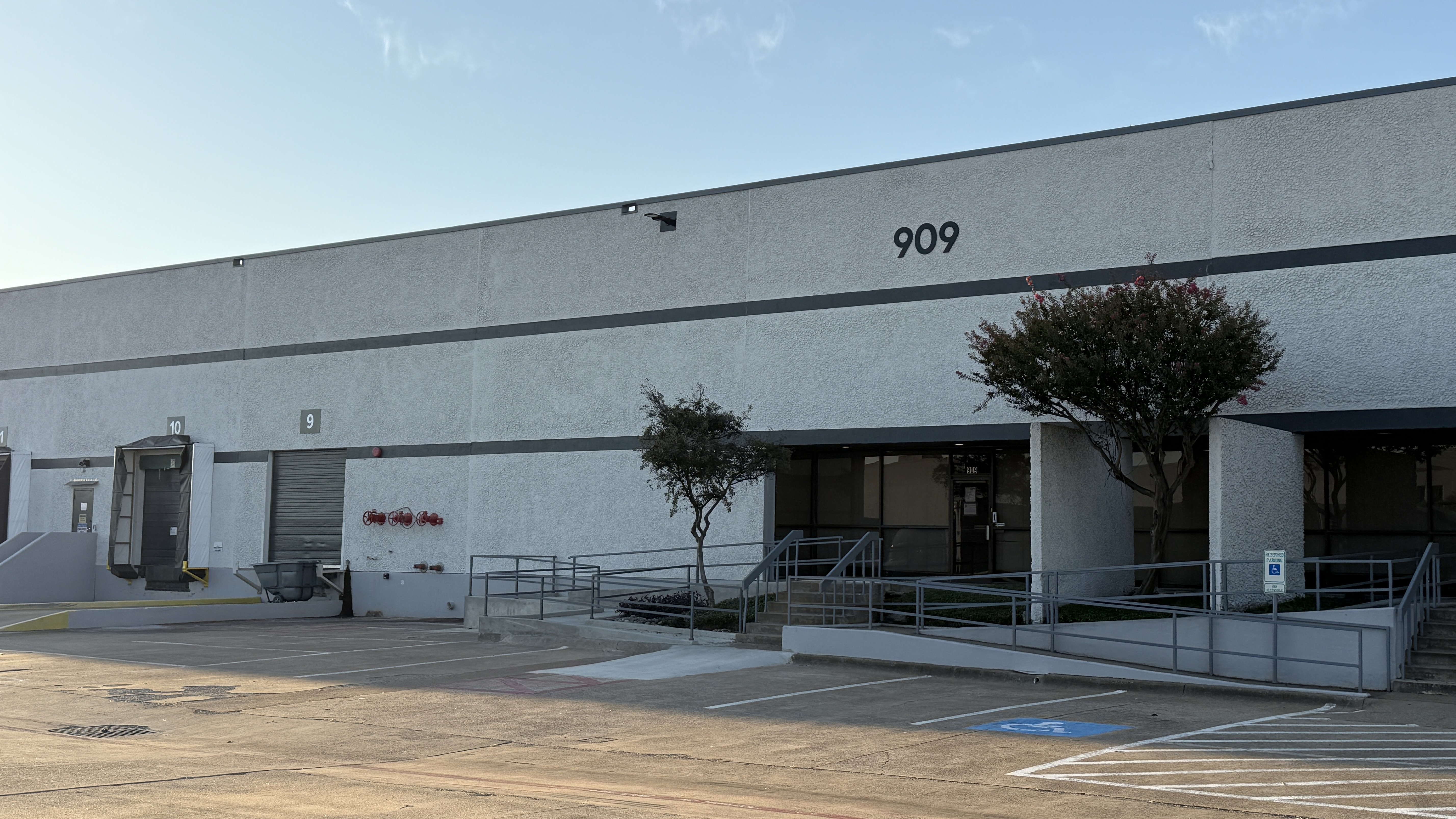 How do I pick up my order at the Dallas, TX warehouse? CandleScience